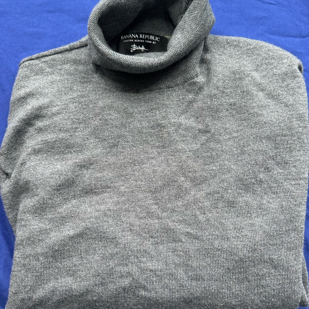 Banana Republic Gray Turtleneck Sweater